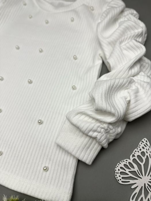 Biała bluza dla dziewczynki z perelkami