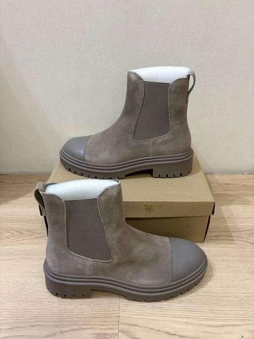 Steve Madden Women’s Mayslir Cap-Tor Lug-Sole Chealsea