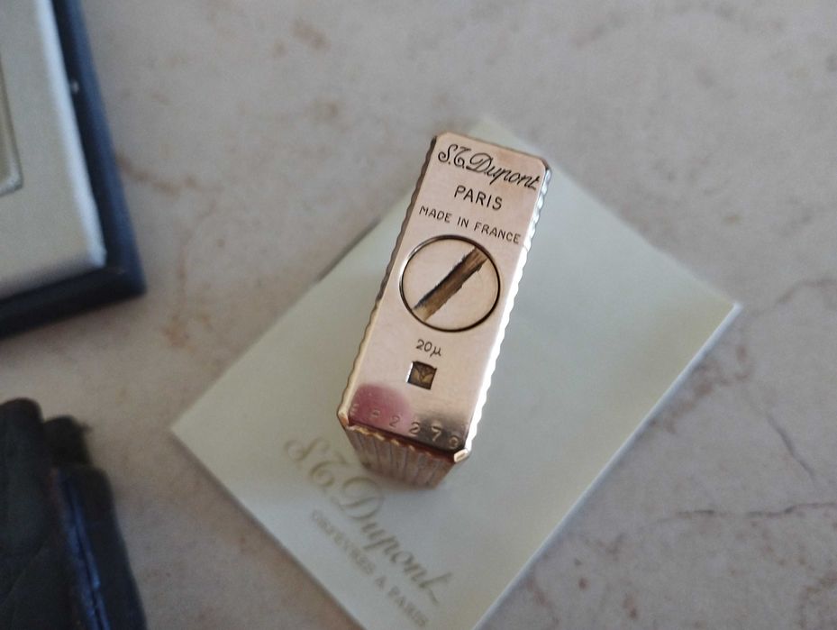Isqueiro em ouro ST Dupont
