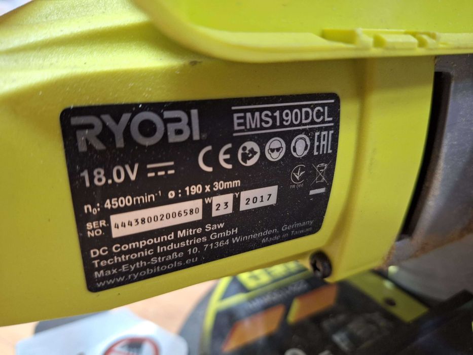 RYOBI EMS190DCL Pilarka ukośnica akumulatorowa do drewna