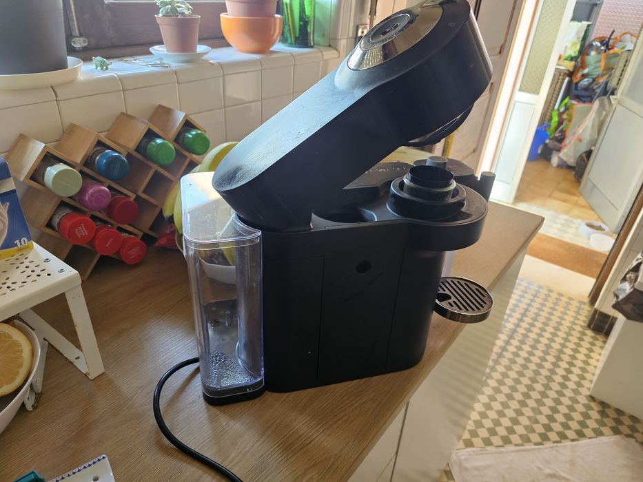 Maquina de cafe nespresso vertuo latissima



+3
Esta é uma máquina de