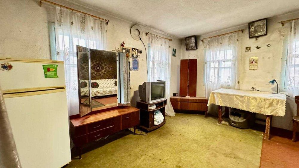 Продам будинок з великою ділянкою в Слободі Дашковецька