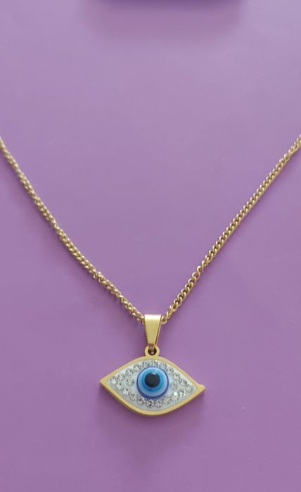 Colar dourado, em aço, com olho Turco azul