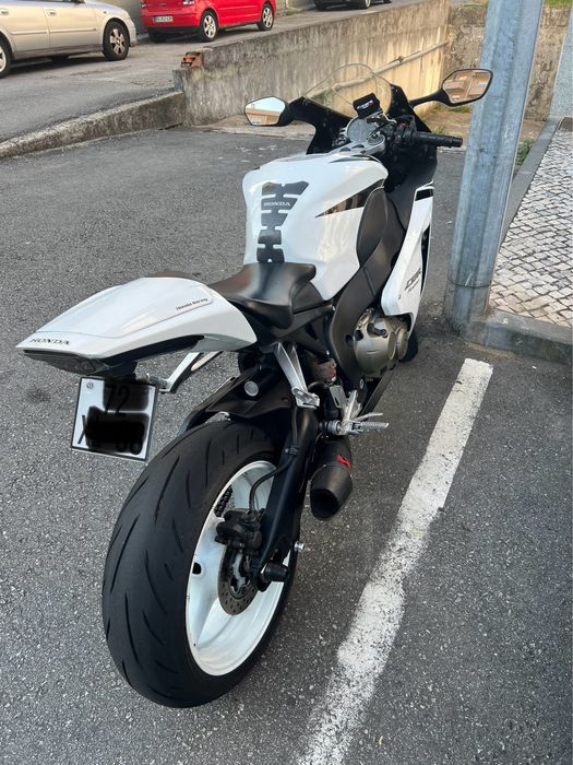 Honda CBR 1000rr Fireblade - 2008 - poucos km