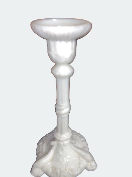 Castiçal em vidro coalho antigo 

Excelente estado

Medidas
23cm altur