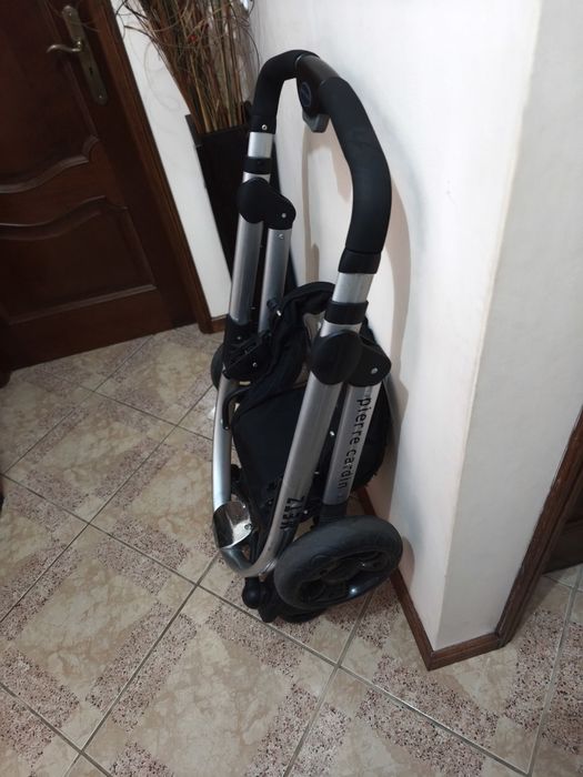 Carrinho de bebê com baby Cook