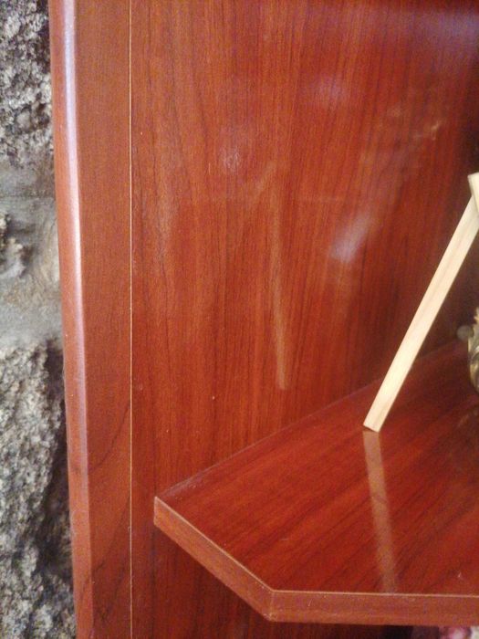 Movel de canto em madeira