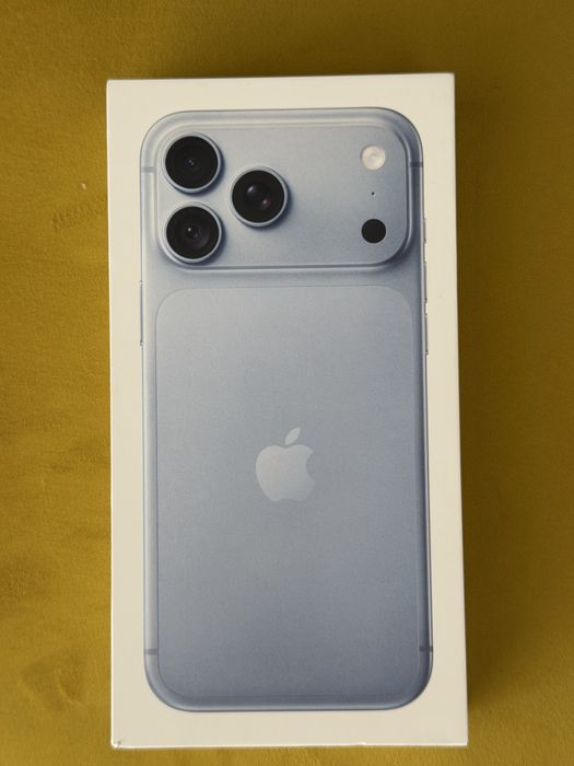iPhone 18 pro max 512gb silver/glacier azul  (selado )