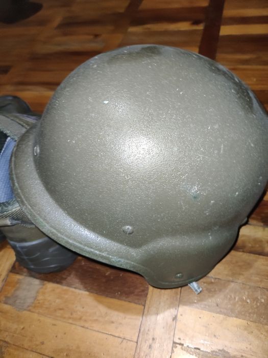 Шлем защитный...