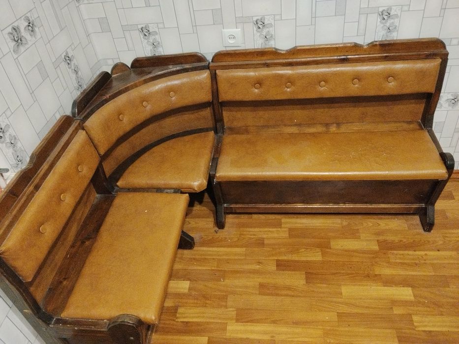 Продам уголок в хорошем состоянии, только самовывоз.