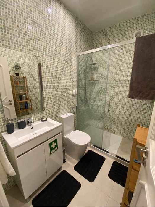 T1 arrendamento centro porto com varandas