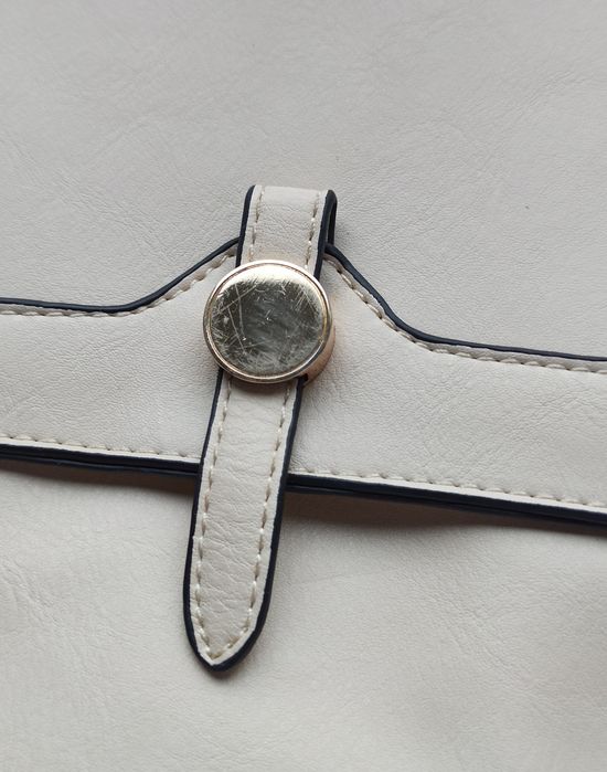 Torebka listonoszka kremowa