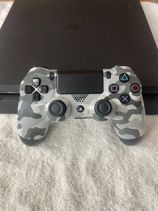 Vendo ou troco! PS4 c/ 3 JOGOS E 1 COMANDO