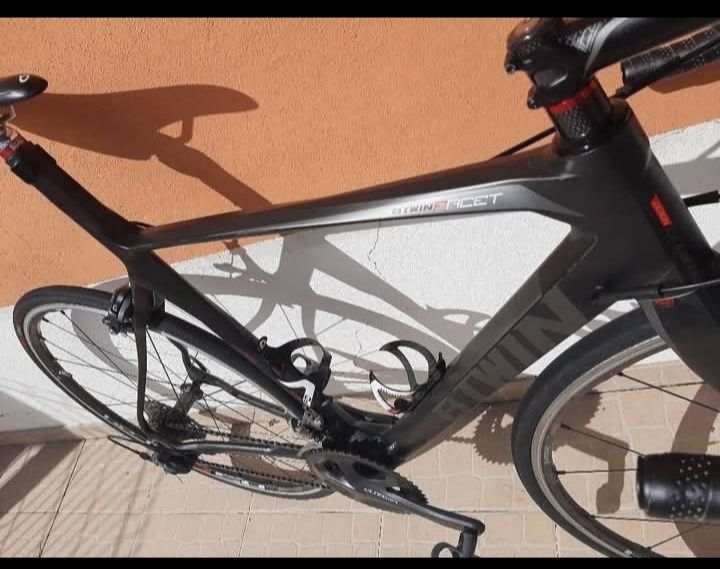 Btwin Facet 7 – Quadro em Carbono | Shimano Ultegra | Rodas RS80 C24 |