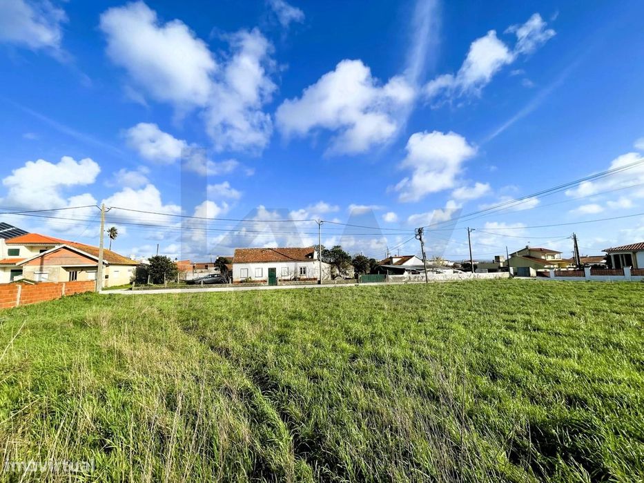 Terreno à Venda com 1.370 m2 | Rua do Estreito, Coimbrão (Leiria)