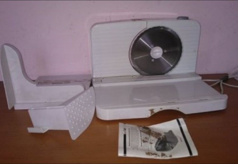 Krajalnica Clatronic AS 2716