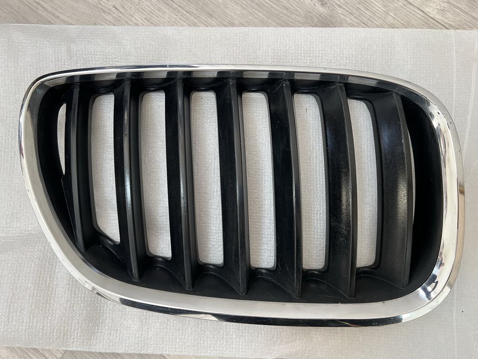 Ноздри Решітки радіатора на рестайлінг капот на BMW X5 E53