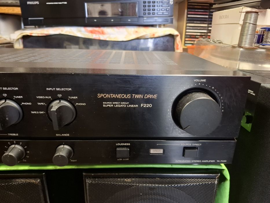 Wzmacniacz Sony TA-F220