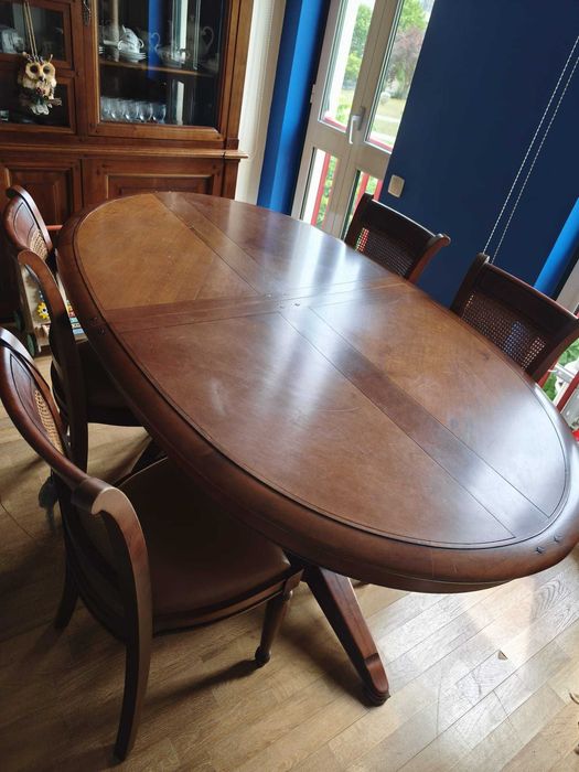 Mesa de Jantar Oval em Cerejeira Maciça (Extensível) + 4 Cadeiras