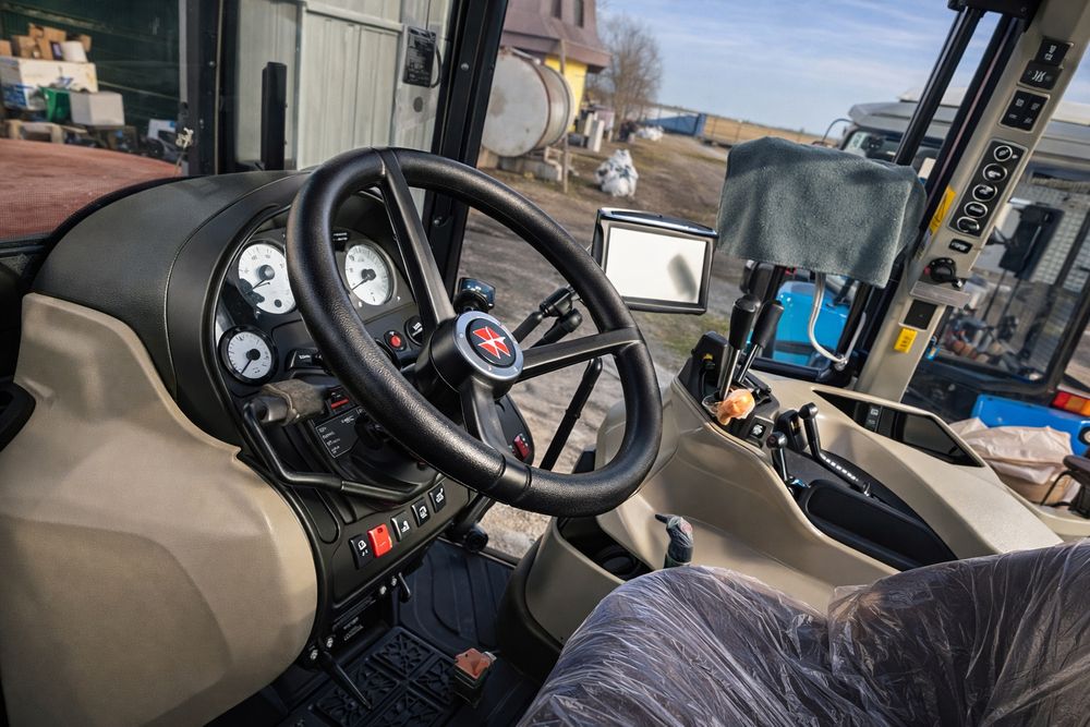 Продам трактор Massey Ferguson 6713