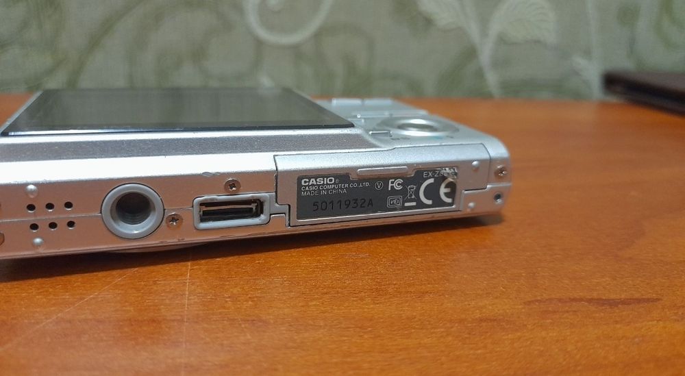 Продам фотоаппарат Casio
продаётся без акб и флешки 
под