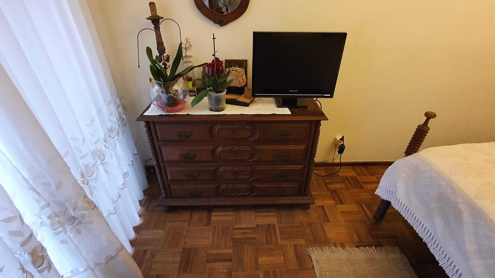 Mobilia Quarto classico completo em madeira maciça – estilo clássico