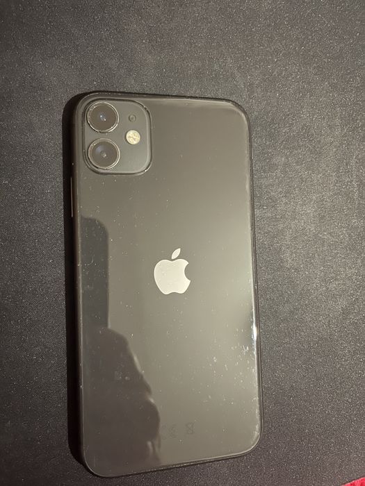 Продам iPhone 11  64GB  в гарному стані з новим акумулятором