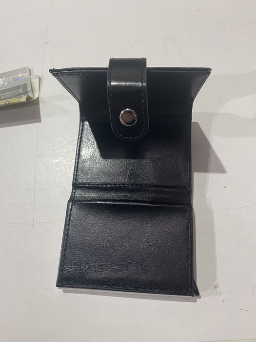 Carteira com proteçao de cartoes credito e debito