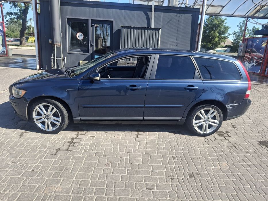 автомобіль volvo v 50
