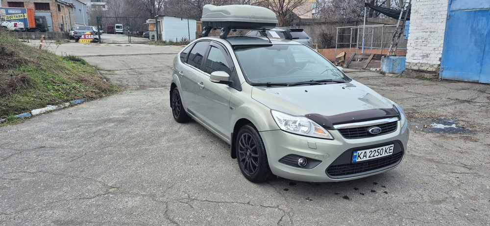 Продаю Форд фокус 2010 2.0 АКПП в комплектации Ghia