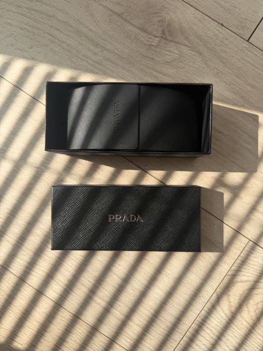 Óculos de Sol Prada Milano Pretos com Caixa