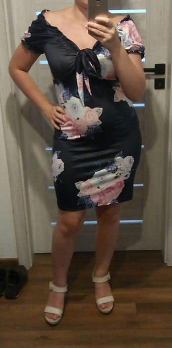 Sukienka w kwiaty nowa