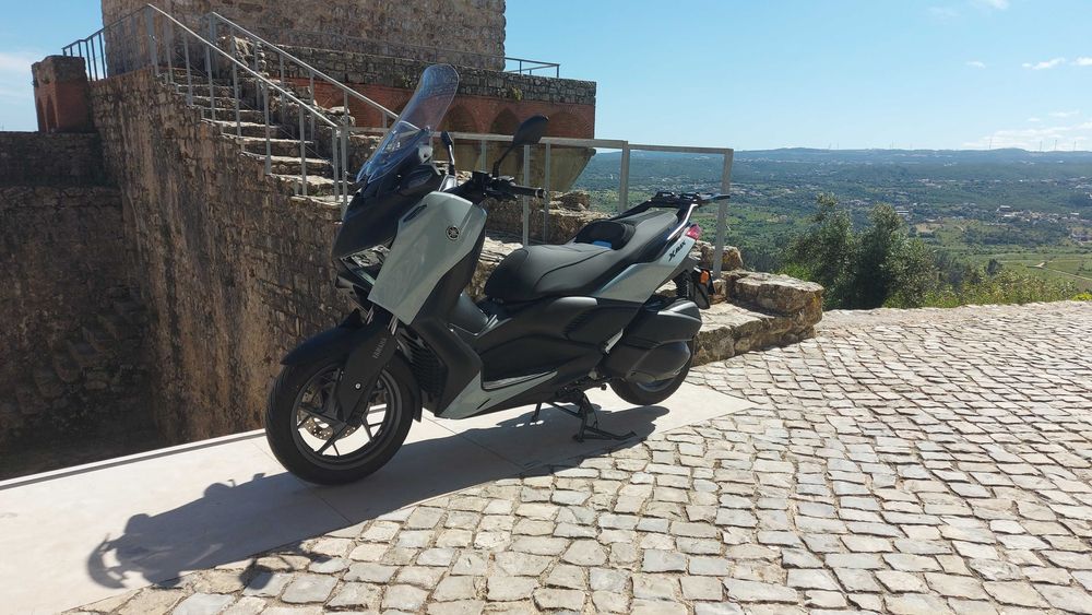 Yamaha XMAX 300 TECH MAX + 2026