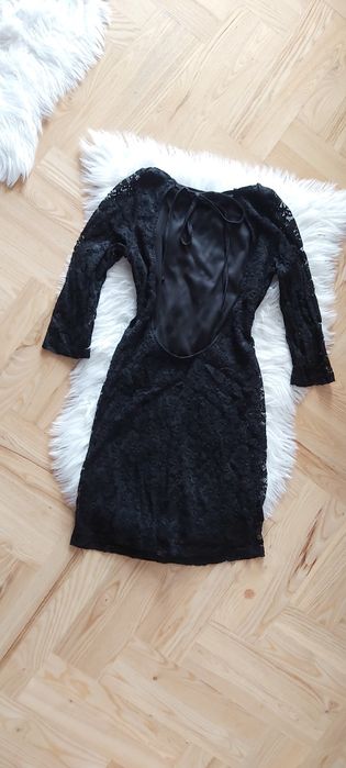 Piękna sukienka koronkowa koronka mała czarna wiązanie odkryte plecy