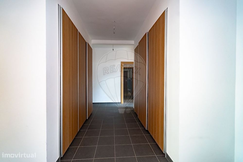 Apartamento T4 para arrendamento