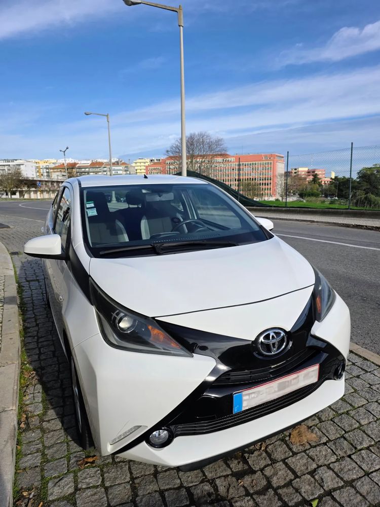 Toyota Aygo 1.0 X-Play Plus+X-Touch +TSS MM