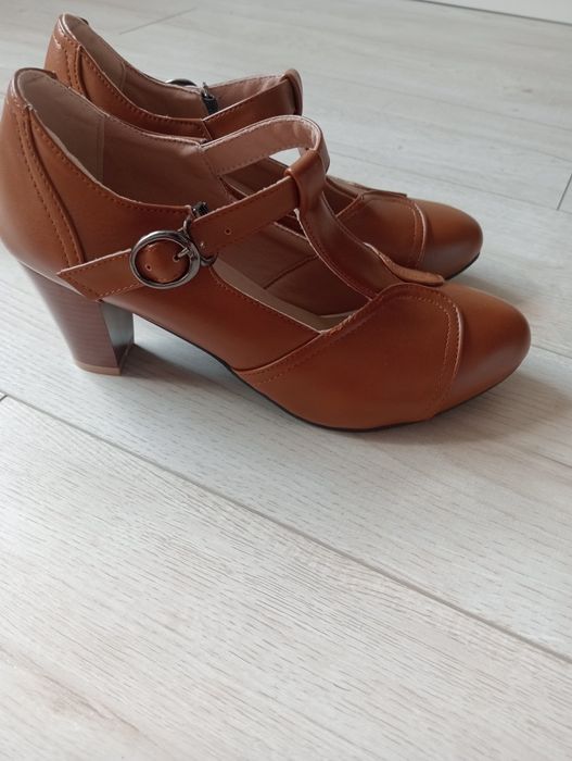 Туфли на каблуке