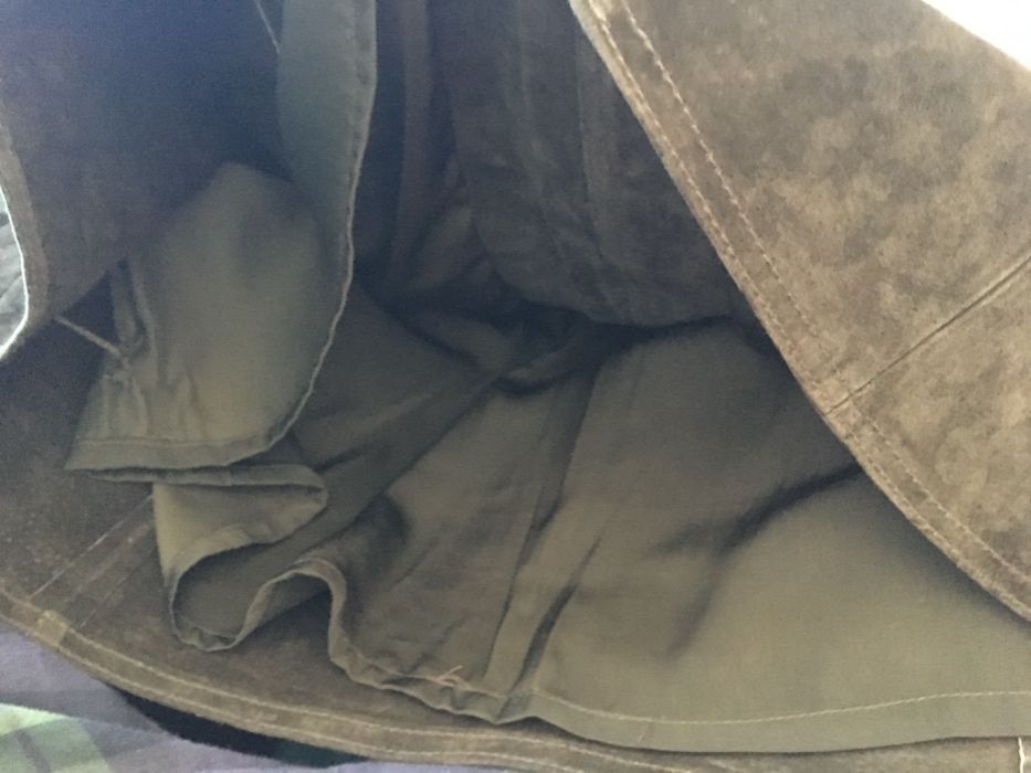 Saia em camurça c/ fecho verde Zara