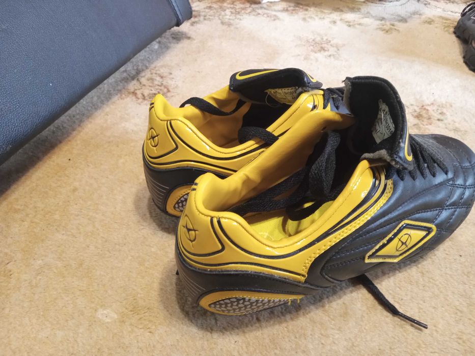 buty korki pilkarskie