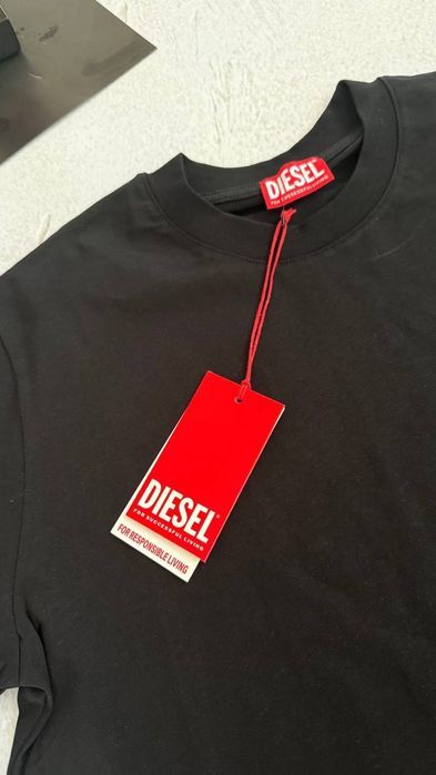 Чоловіча мужская Футболка Diesel  чорний та білий