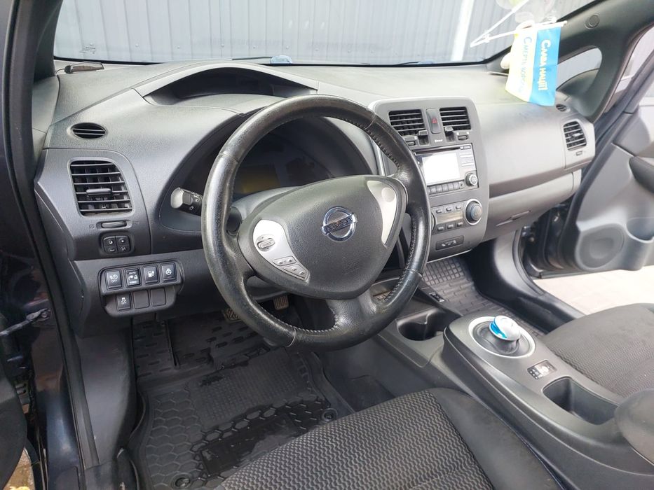 Продам Nissan Leaf 2013