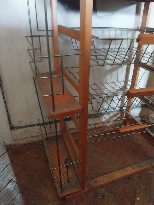 Carrinho de cozinha em madeira com cestos