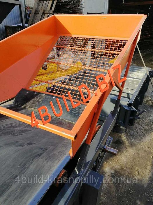 Ленточный конвейер, транспортёр, погрузчик, с крышками шеврон