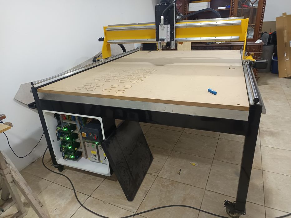CNC router nova  área útil 2000 x1300
