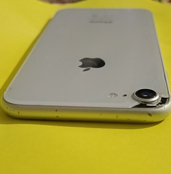 Продам IPhone 8 айфон на 64 гб