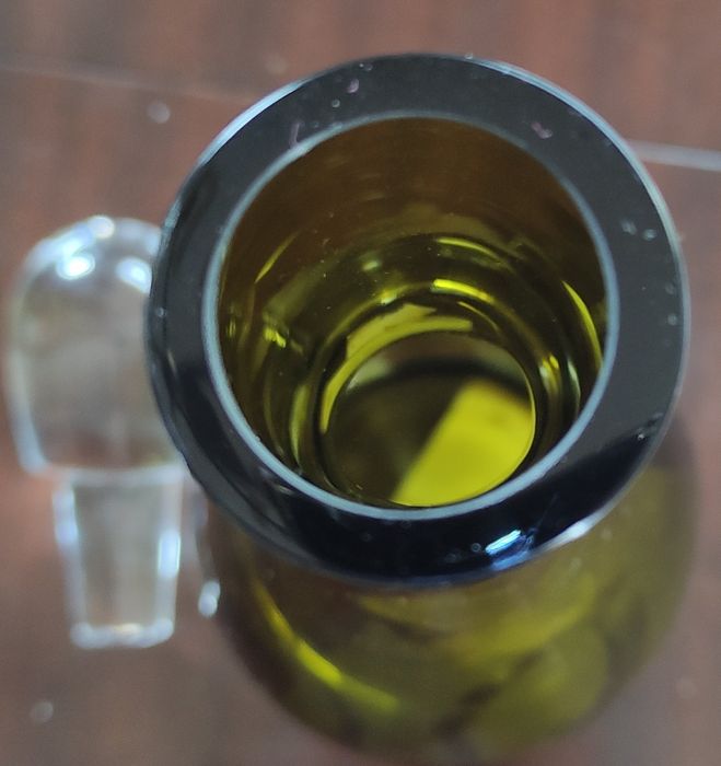 Garrafa de vidro  verde azeitona