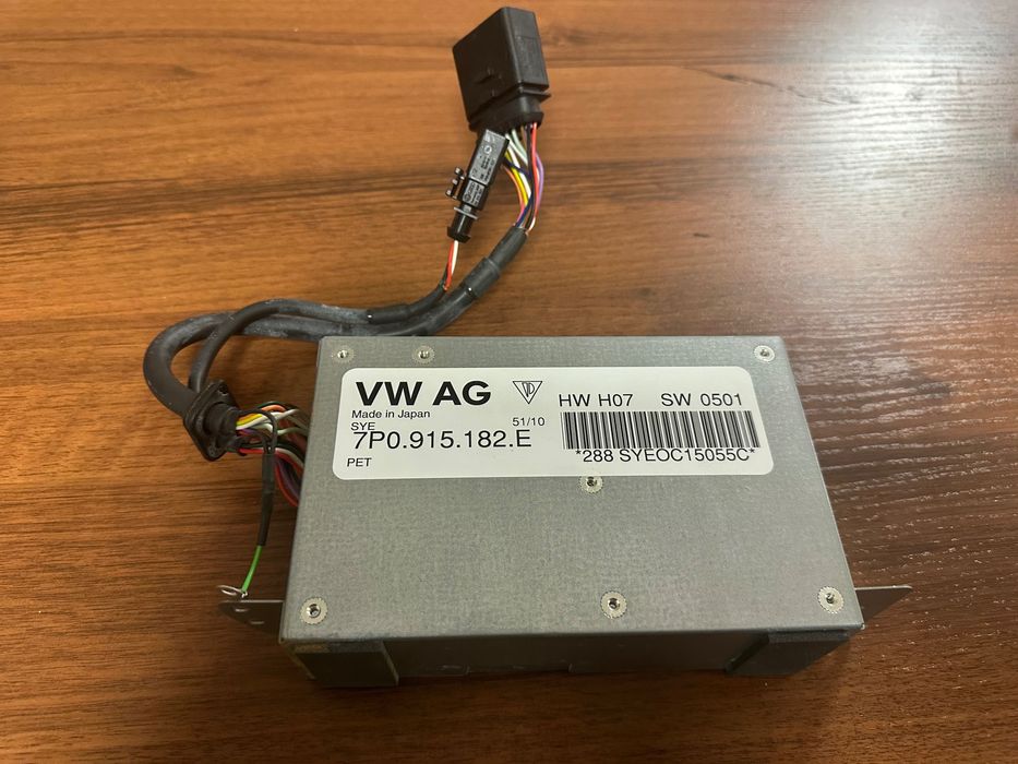 Блок зарядки гібридної батареї VW Tuareg 2012