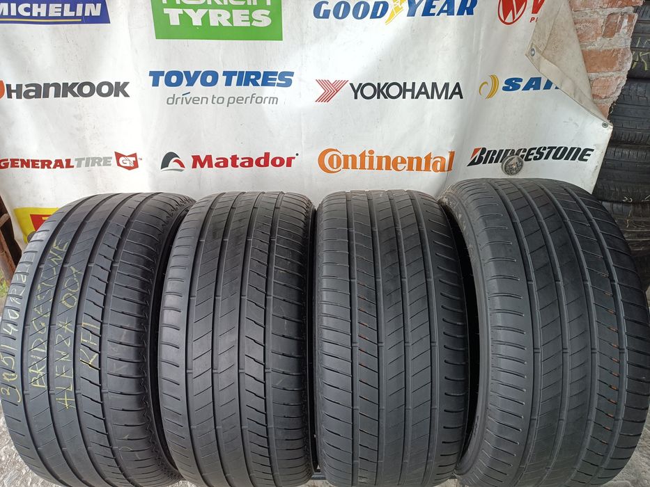 Літні шини 305/40 R20  Bridgestone Alenza 001(RFT)	2020рік