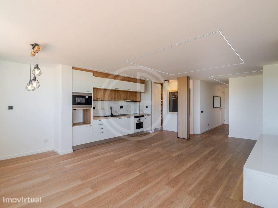 Apartamento T3 Renovado localizado em Loulé
