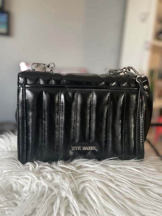 Czarna torebka lakierowana Steve Madden
